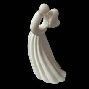 Enesco Bride & Groom Wedding Cake Topper Circle of Love-Kiss by Kim Lawrence